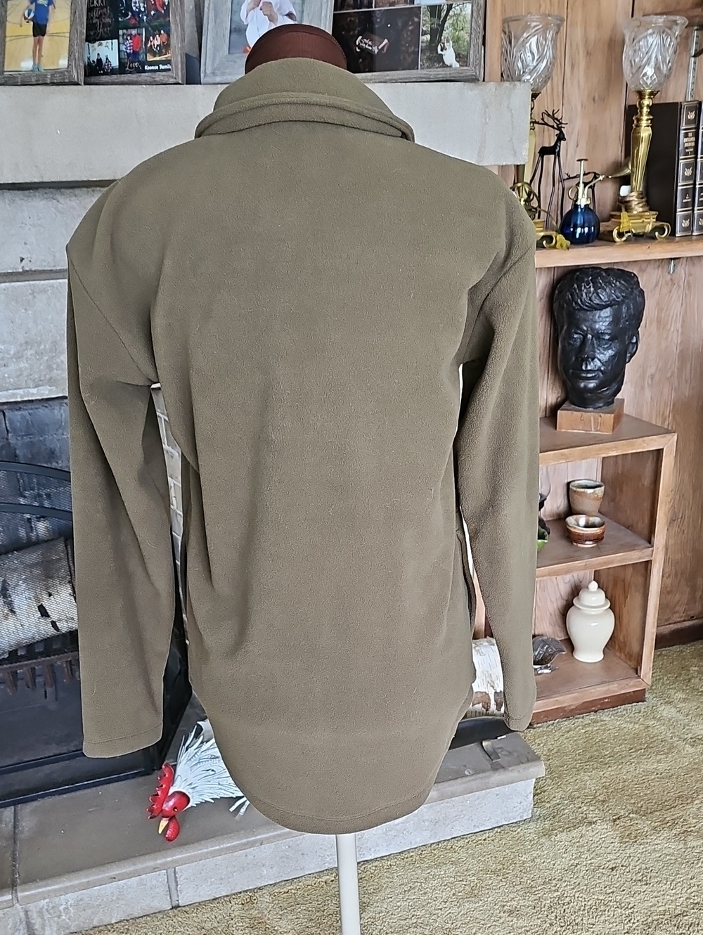 Women's Fleece Shacket. - Picture 3 of 3